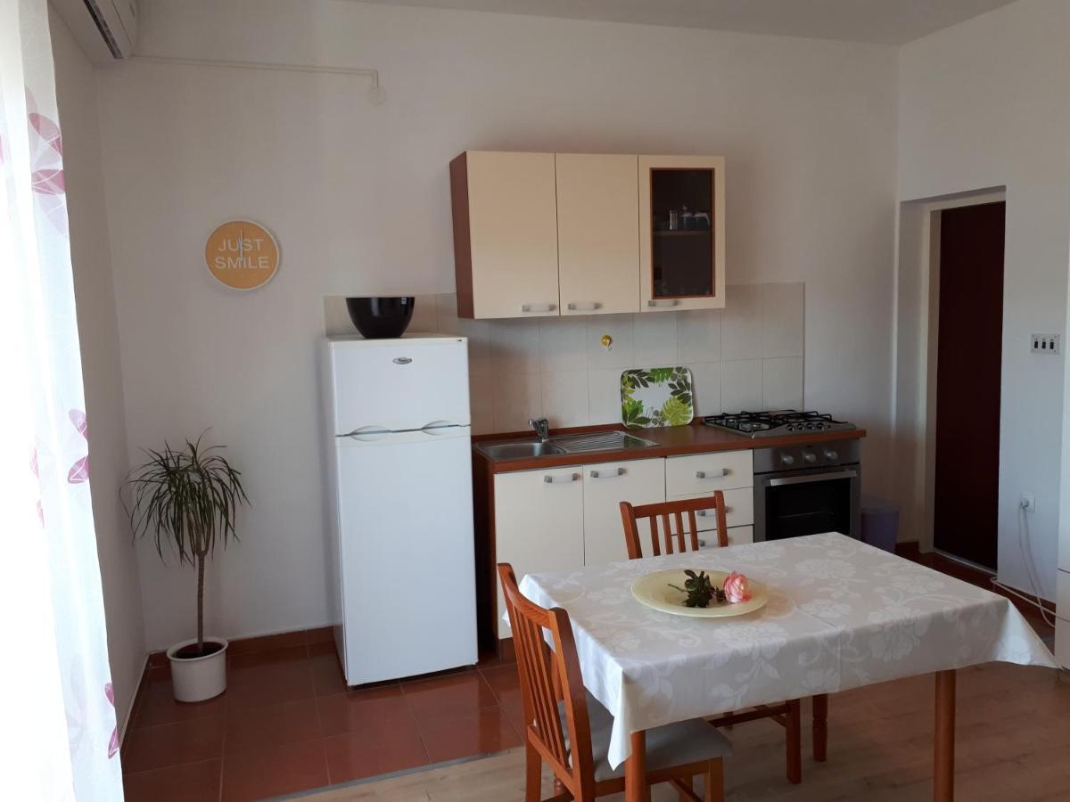 Apartments And Rooms With Parking Space Pag - 13060 Pag Town Exteriör bild