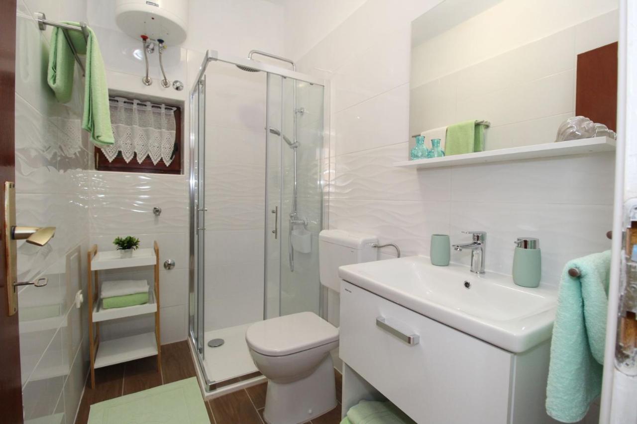Apartments And Rooms With Parking Space Pag - 13060 Pag Town Exteriör bild