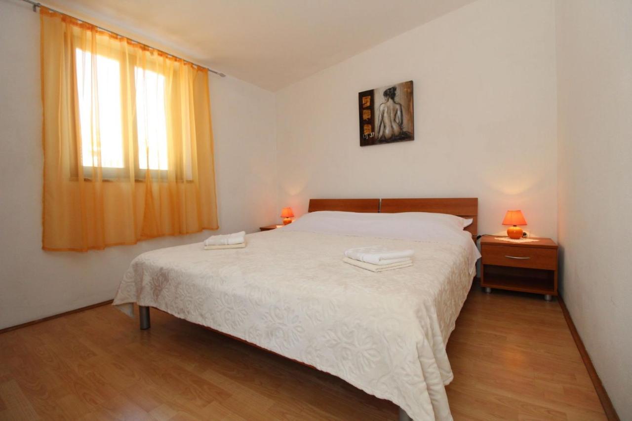 Apartments And Rooms With Parking Space Pag - 13060 Pag Town Exteriör bild